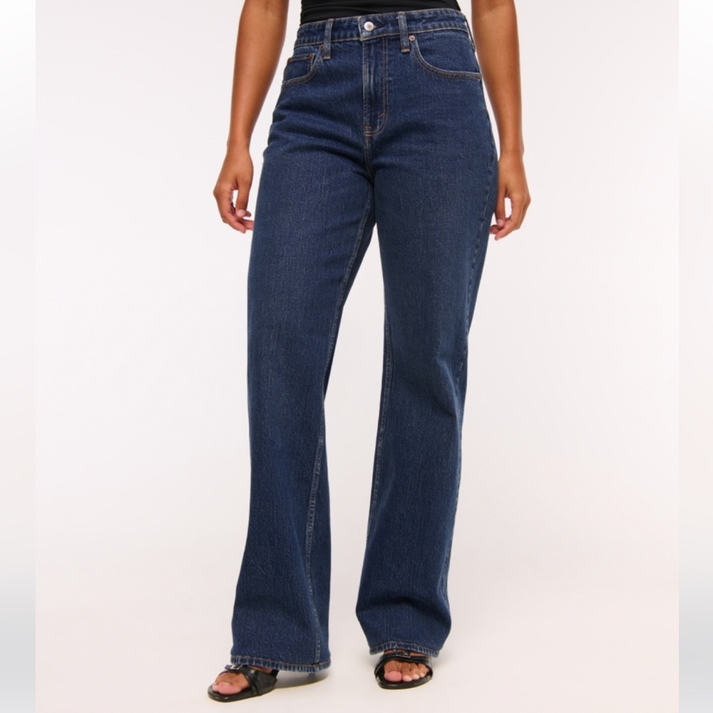 Abercrombie & Fitch Curve Love 90s Relaxed High Rise Jeans size 31 Long Inseam
